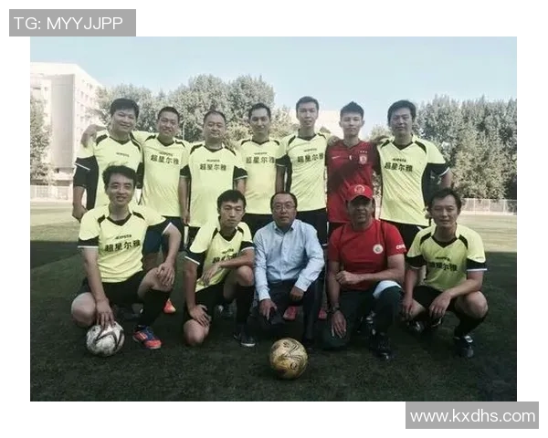 足球明星之间的传奇对决与友谊交织的动人故事 足球明星之间的传奇对决与友谊交织的动人故事